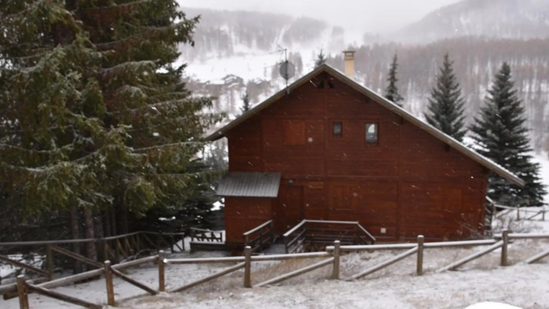 Chalet Cosy A Montgenevre Avec Cheminee Et Wifi - Fr-1-266-244